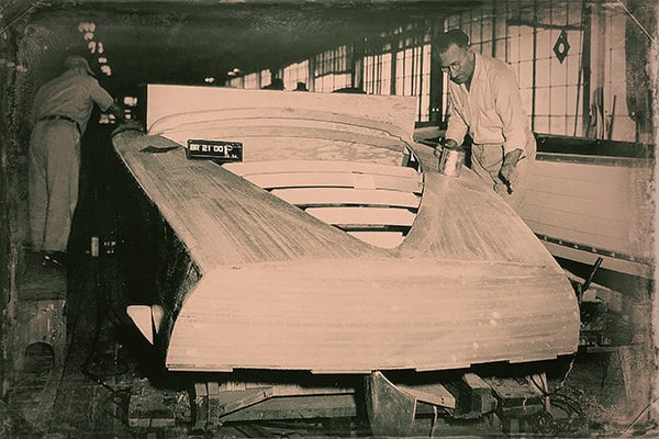 Oct 1954 - The first 21ft Cobra's hull is finished off.