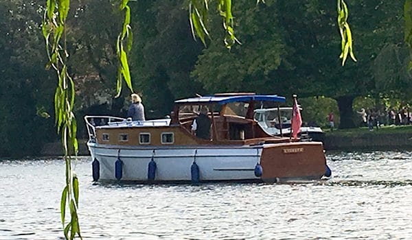 "Lysbeth" - a charming traditional mahogany on oak Thames built cruiser
