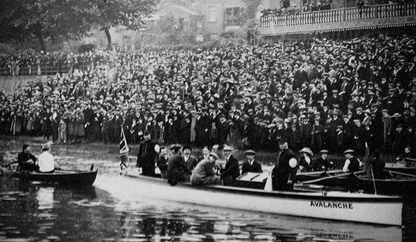 A hugh crowd gathered to watch the race