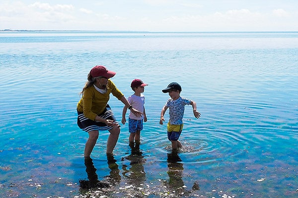In between crabbing I thought I'd teach my grandsons the all important stone skimming technique.