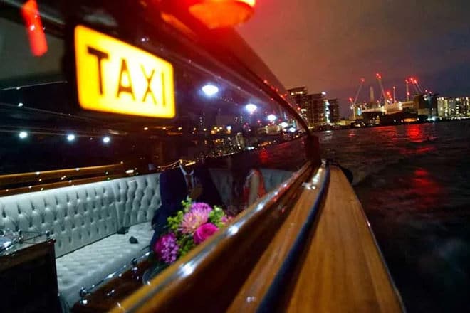"Thames Limo" - provides luxury private transfers, guided tours and memorable trips on the River Thames.
