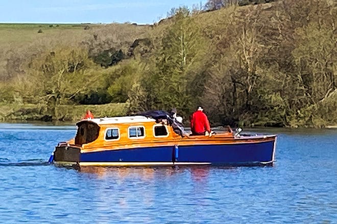 'Cutlass' on Beale Park Lake