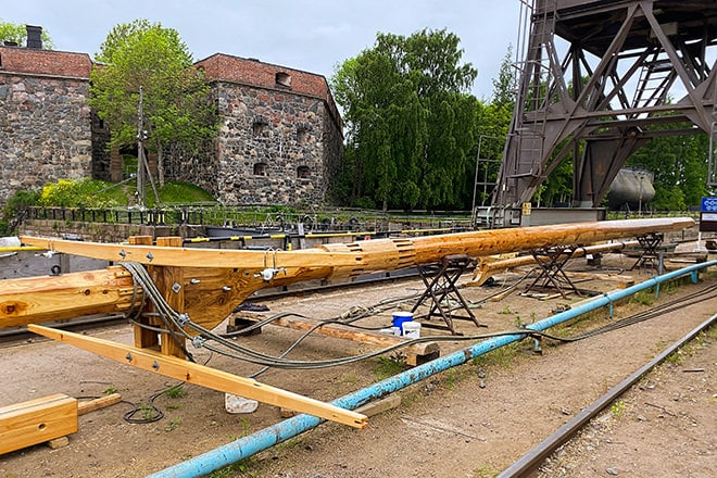 Historic crane on Suomenlinna