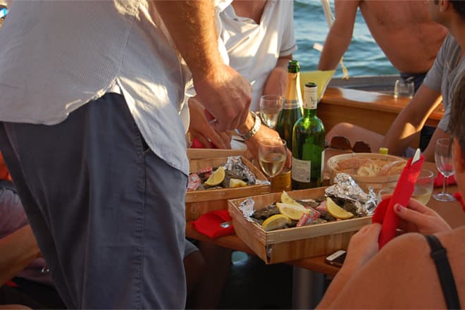 Oysters onboard a Pinasse from Arcachon Découverte