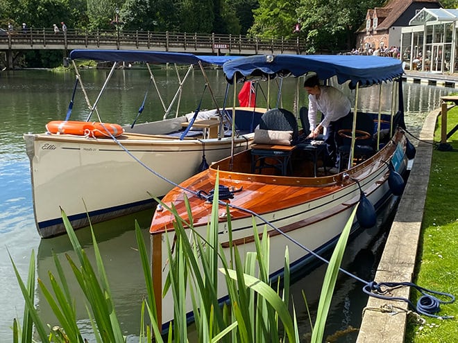 Pure Boating's 'Ellie' and 'Sapphire Rose'
enjoying a well deserved break at The Swan at Streatley