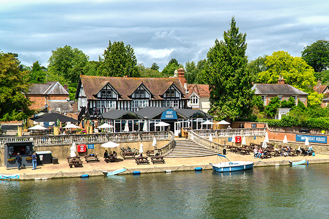 Our Pure Boating boat hire location in Wallingford as seen from the Wallingford Bridge
