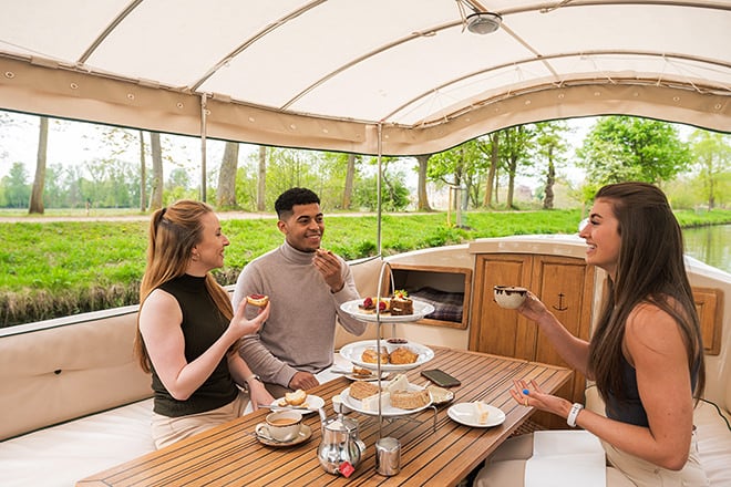 Afternoon tea by Oxford River Cruises