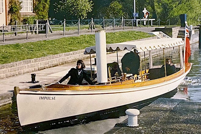 Putting 'Impulse' (now 'Spirit X') through her paces to show her new owner the ropes. (1990)