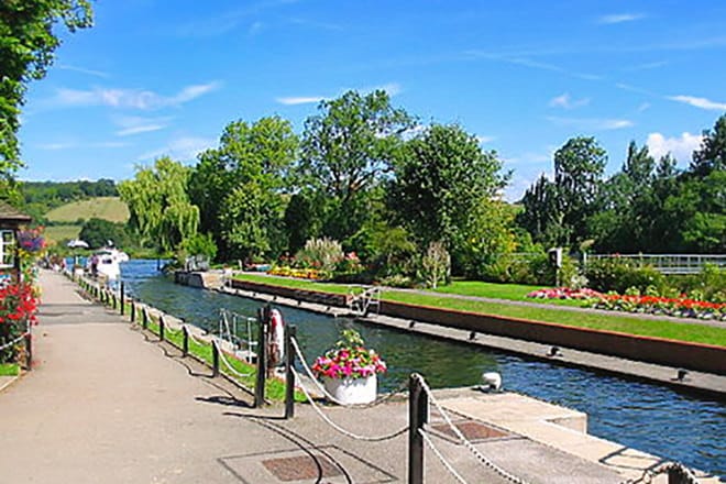 A nostalgic view of what Mapledurham Lock used to look like