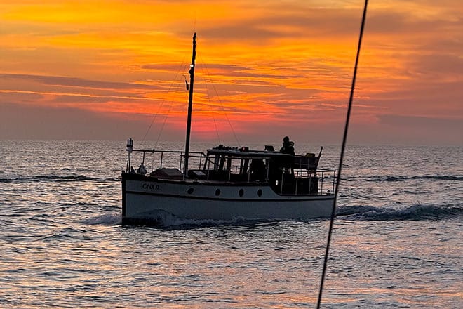 'Ona II' departs Dunkirk at sunrise 5am, beginning her journey home.